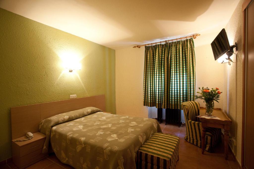 Hotel La Paz Jaca Extérieur photo